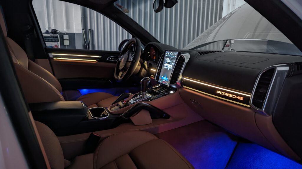 Porsche Cayenne Ambientebeleuchtung nachrüsten