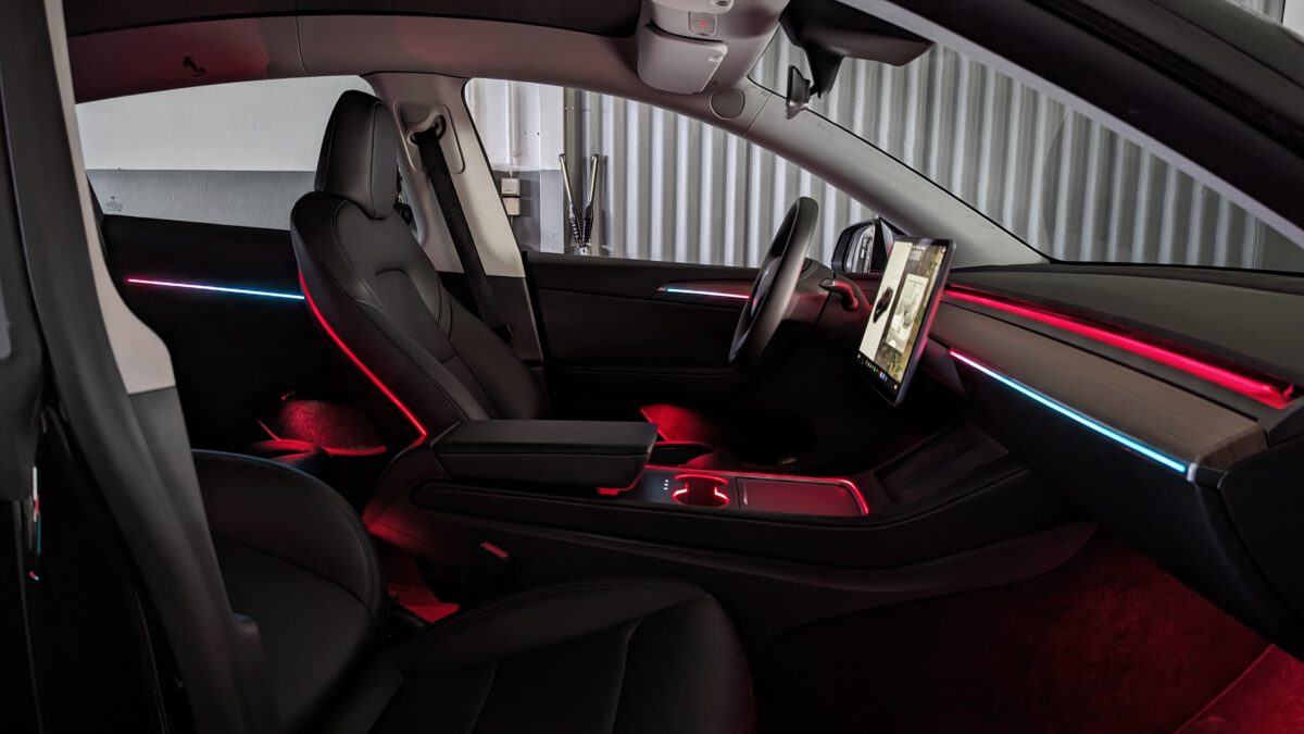 Tesla Model Y & Model 3 Ambientebeleuchtung nachrüsten