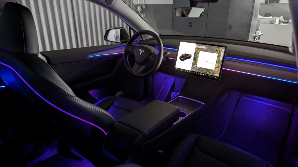 Ambientebeleuchtung für Tesla Model 3 inkl. Einbau CarHex