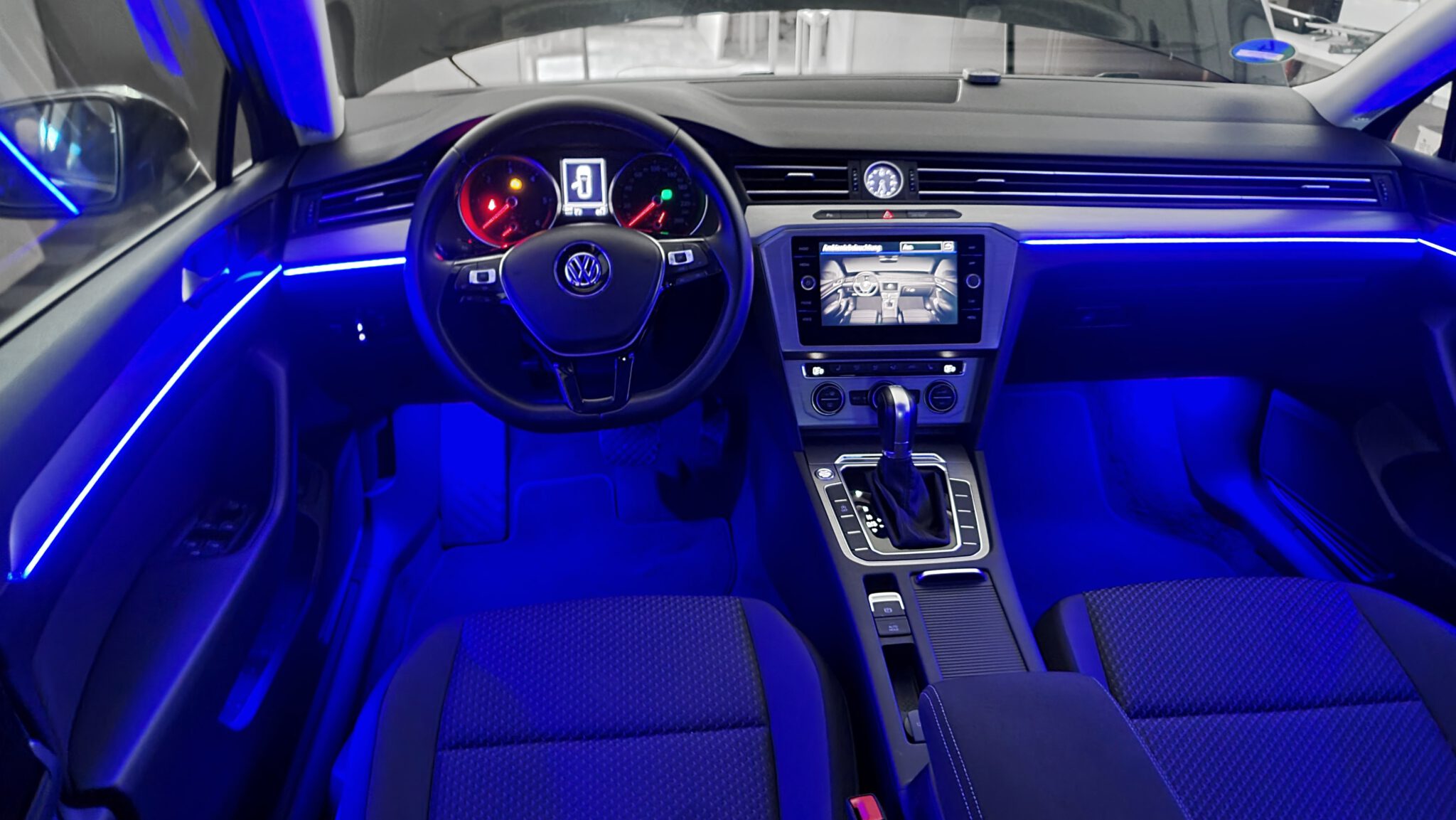 Ambientebeleuchtung für VW Passat inkl. Einbau CarHex