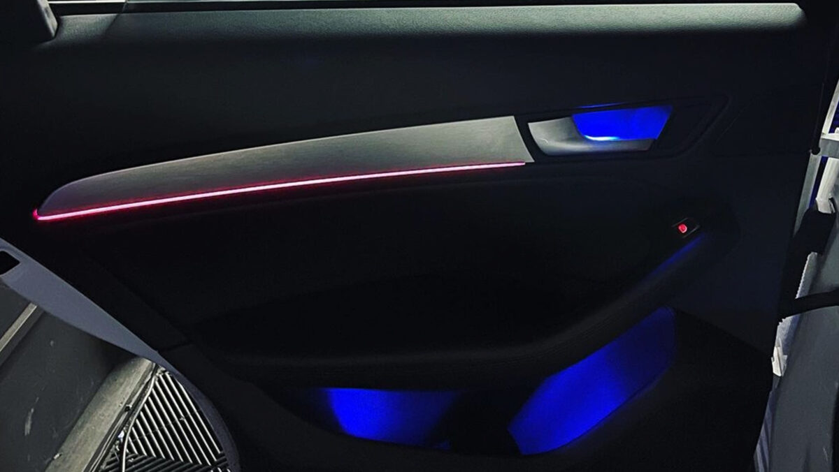Ambientebeleuchtung nachrüsten im Audi Q5 SQ5 8R