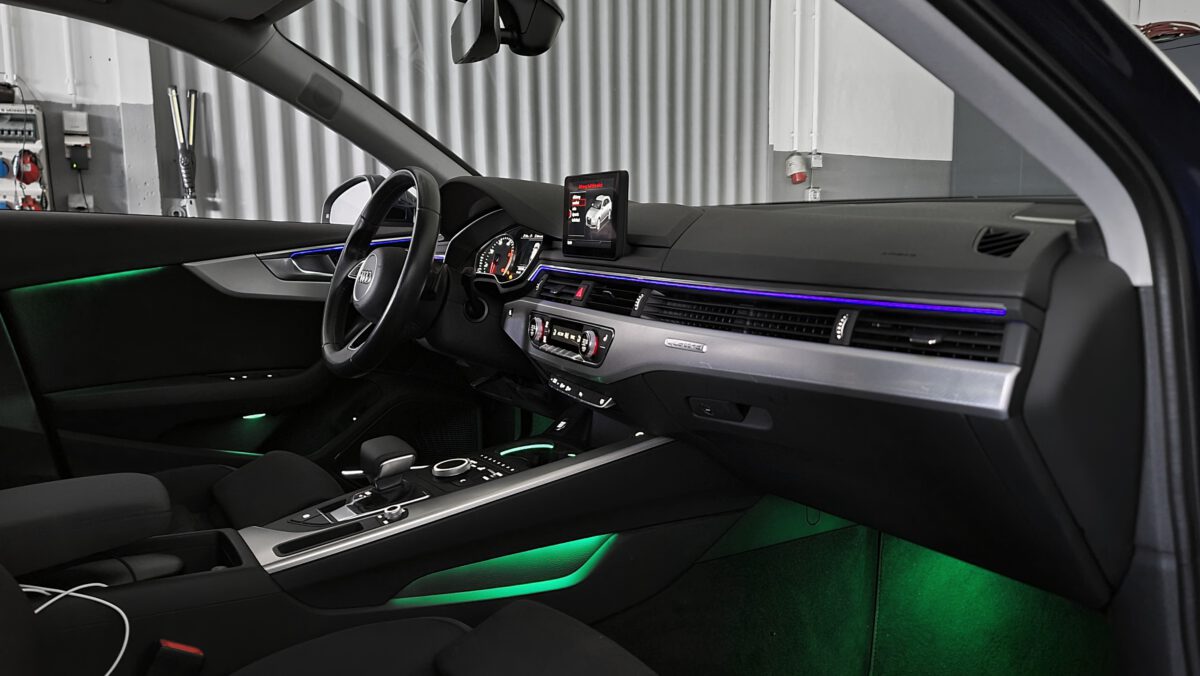 Audi A4 A5 Ambientebeleuchtung erweitern Armaturleiste/Konturlinie