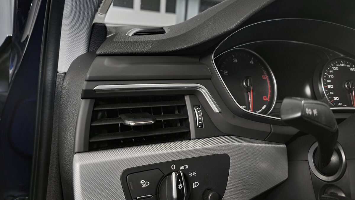 Audi A4 A5 Ambientebeleuchtung erweitern Armaturleiste/Konturlinie