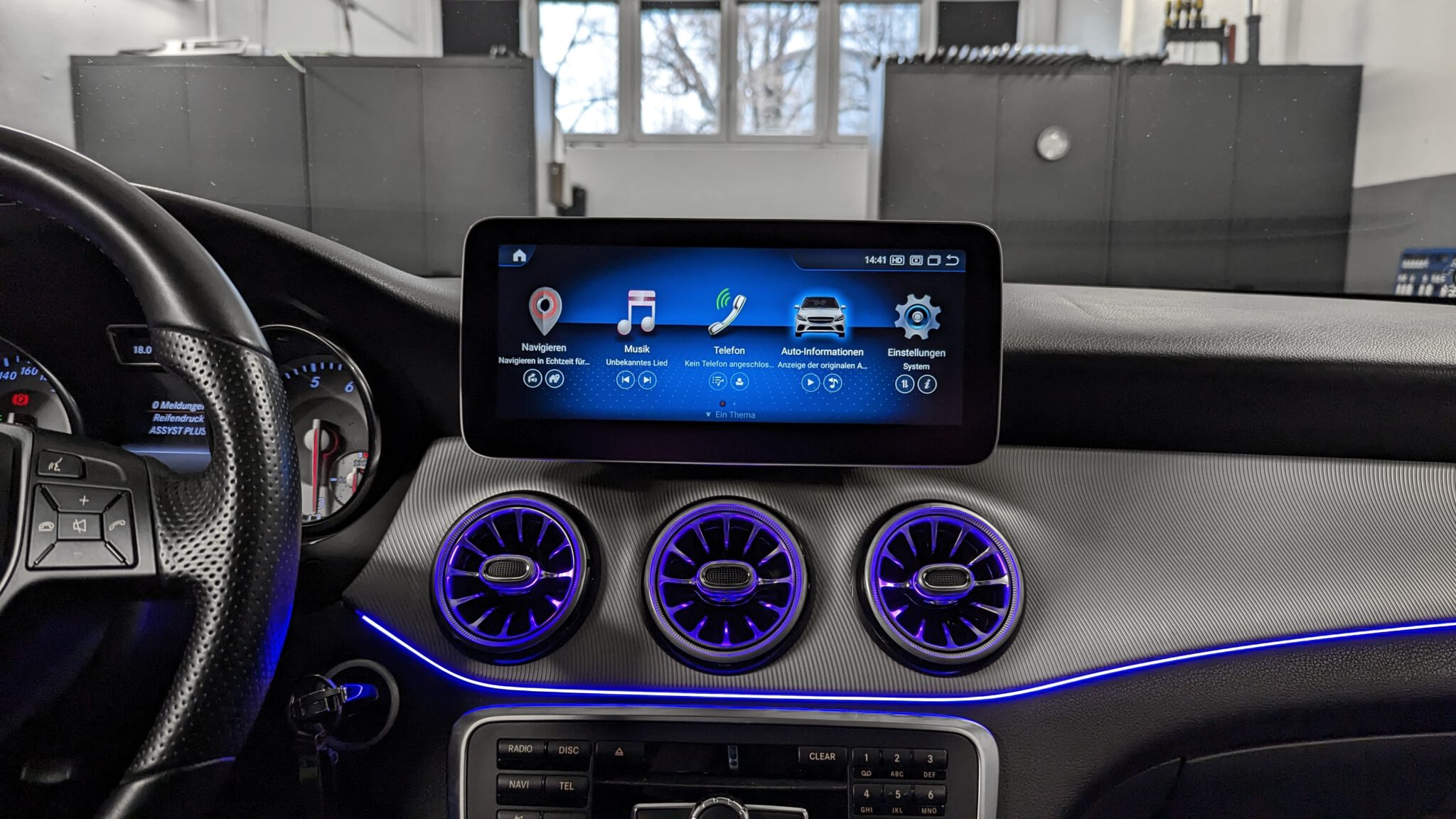 AndroidNavi mit CarPlay + Einbau Mercedes AKlasse CarHex