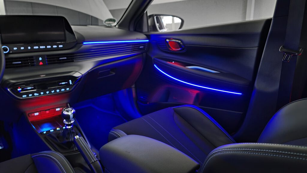 Ambientebeleuchtung für Hyundai i20/i20N inkl. Einbau CarHex