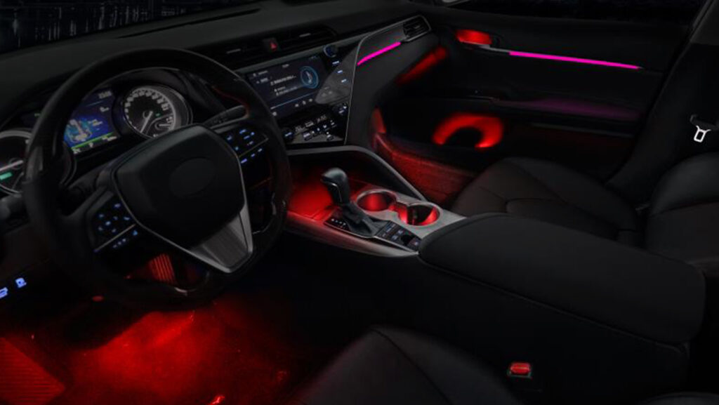 Nachrüstung der mehrfarbigen RGB Ambientebeleuchtung im Toyota Camry