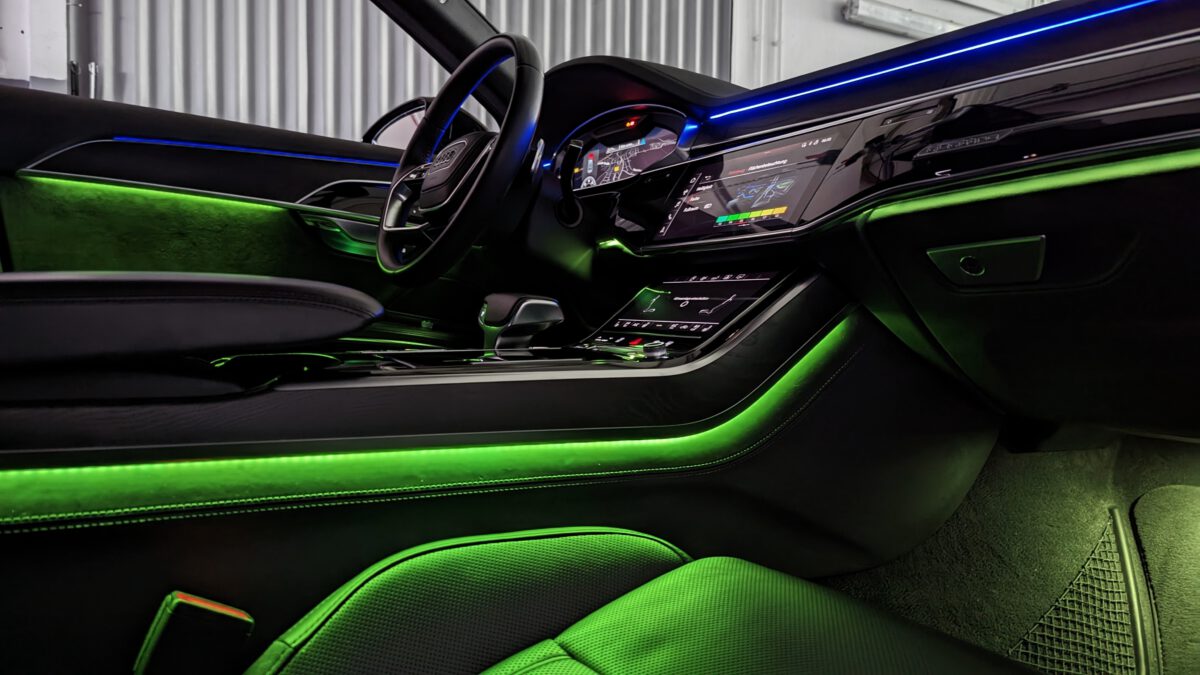 Mehrfarbige Ambientebeleuchtung im Audi A8 nachrüsten