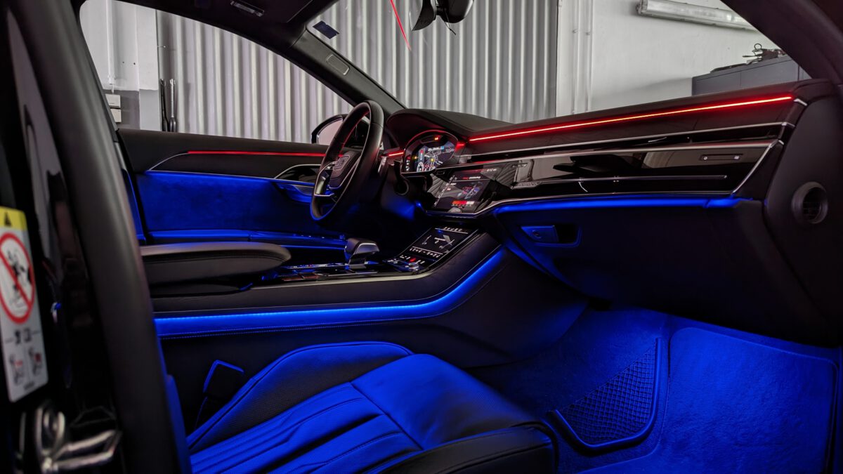 Mehrfarbige Ambientebeleuchtung im Audi A8 nachrüsten