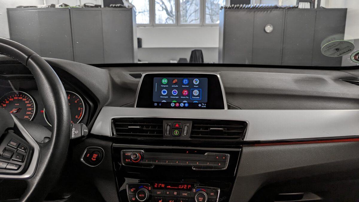Nachrüstung von Apple-CarPlay und Android-Auto im BMW X1 F48