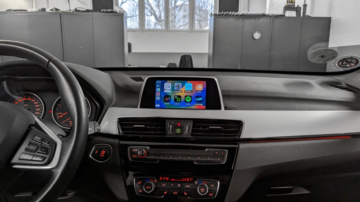 Nachrüstung von Apple-CarPlay und Android-Auto im BMW X1 F48