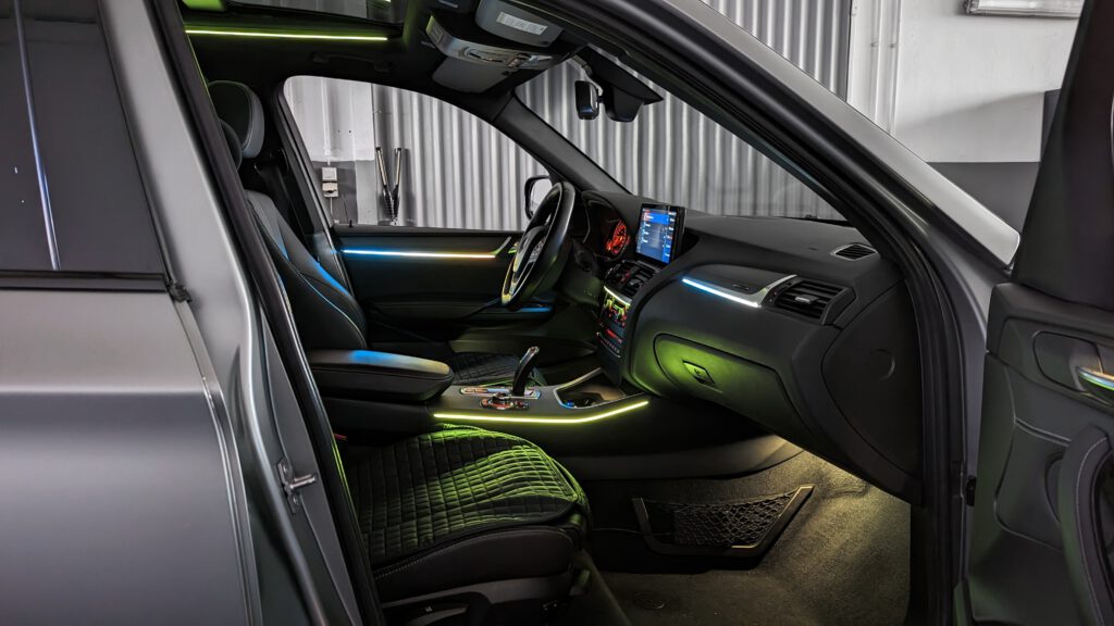 Ambientebeleuchtung für BMW X4 F26 inkl. Einbau - CarHex