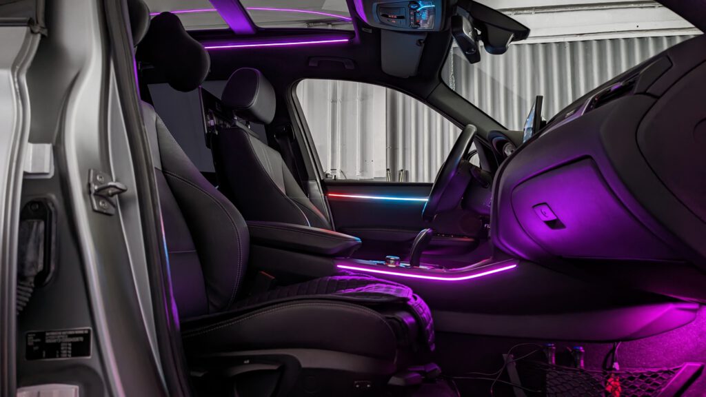 Nachrüstung der mehrfarbigen LED Ambientebeleuchtung im BMW X3 X4 F25 F26