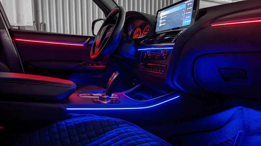 Nachrüstung der mehrfarbigen LED Ambientebeleuchtung im BMW X3 X4 F25 F26