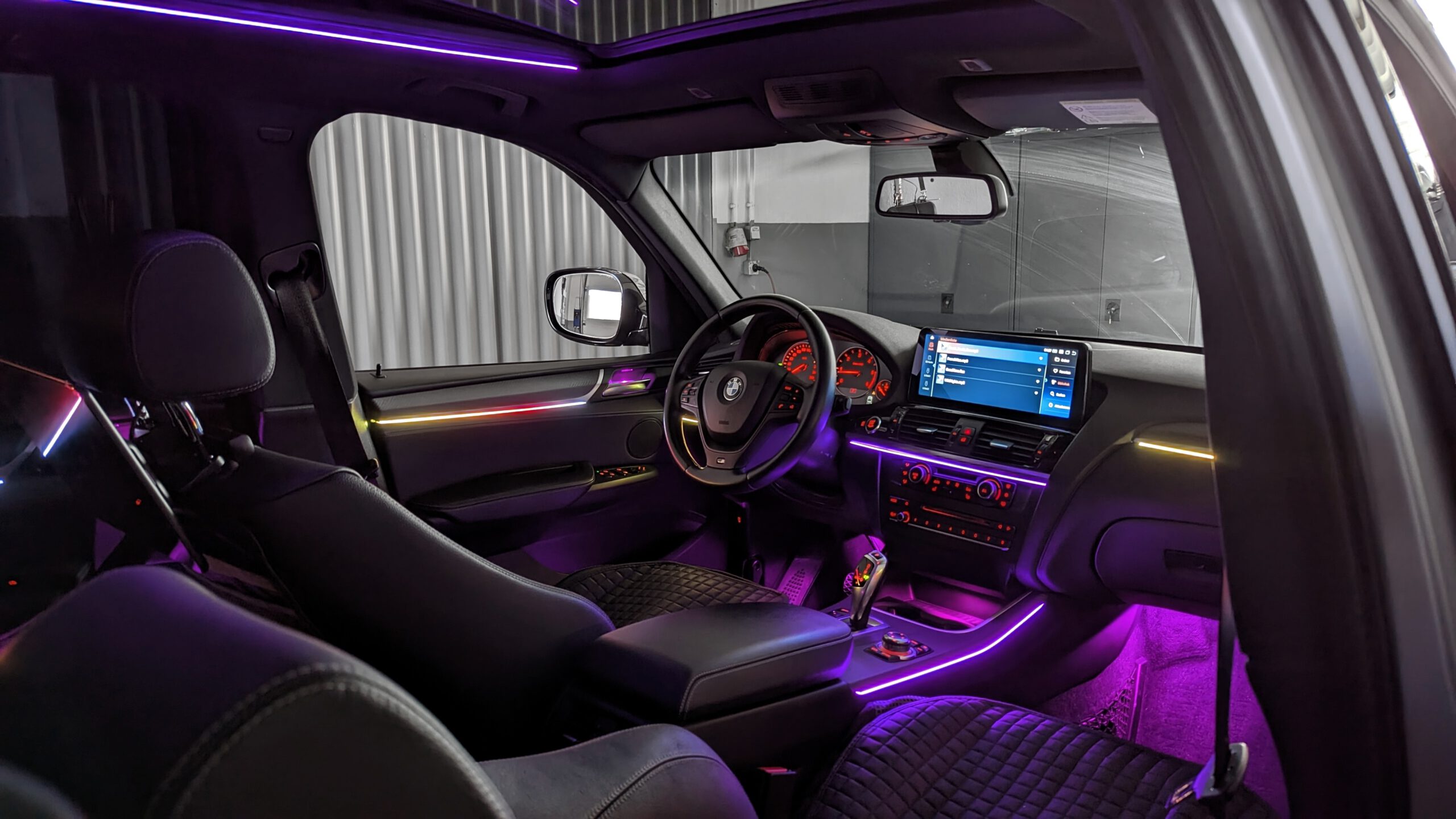 Ambientebeleuchtung für BMW M2 F87 LED inkl. Einbau - CarHex