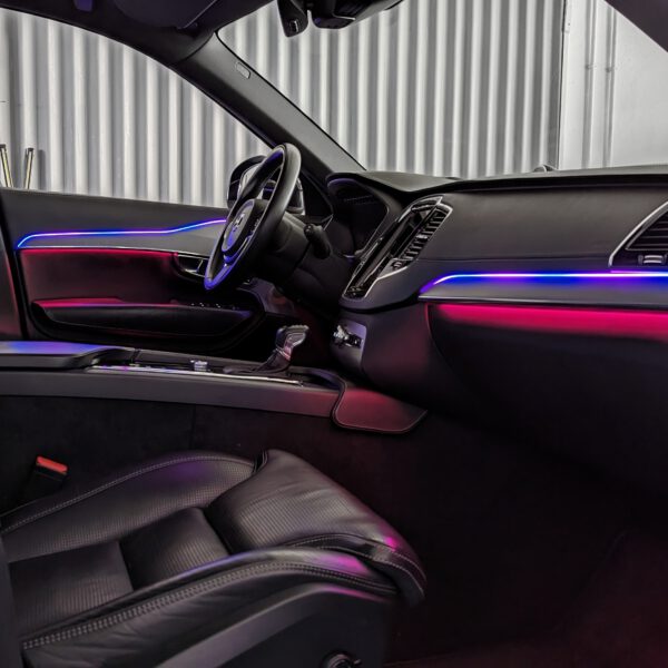 Nachrüstung der mehrfarbigen Ambientebeleuchtung im Volvo XC90