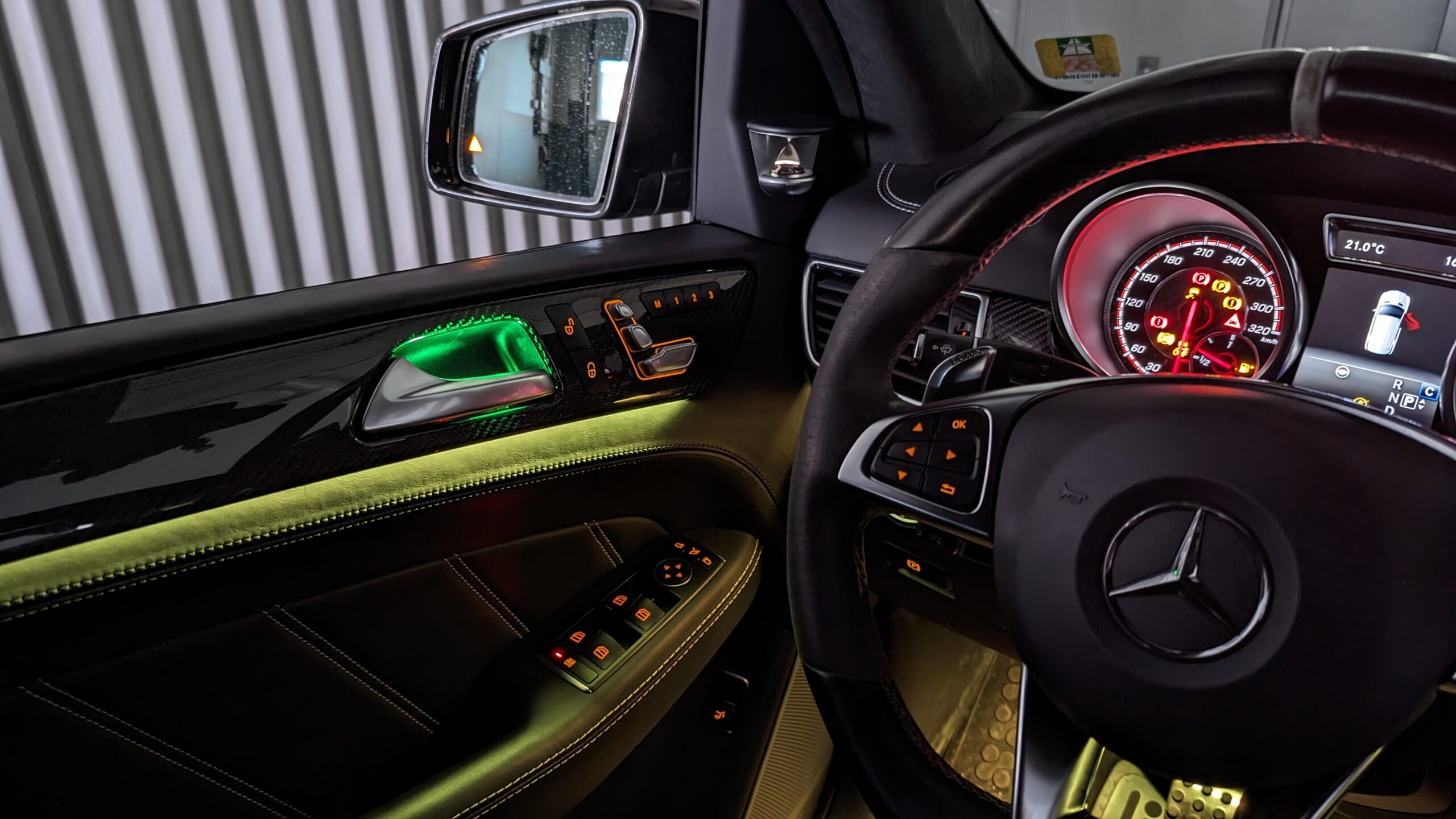 Ambientebeleuchtung für Mercedes GLE W166 C292 & Einbau - CarHex