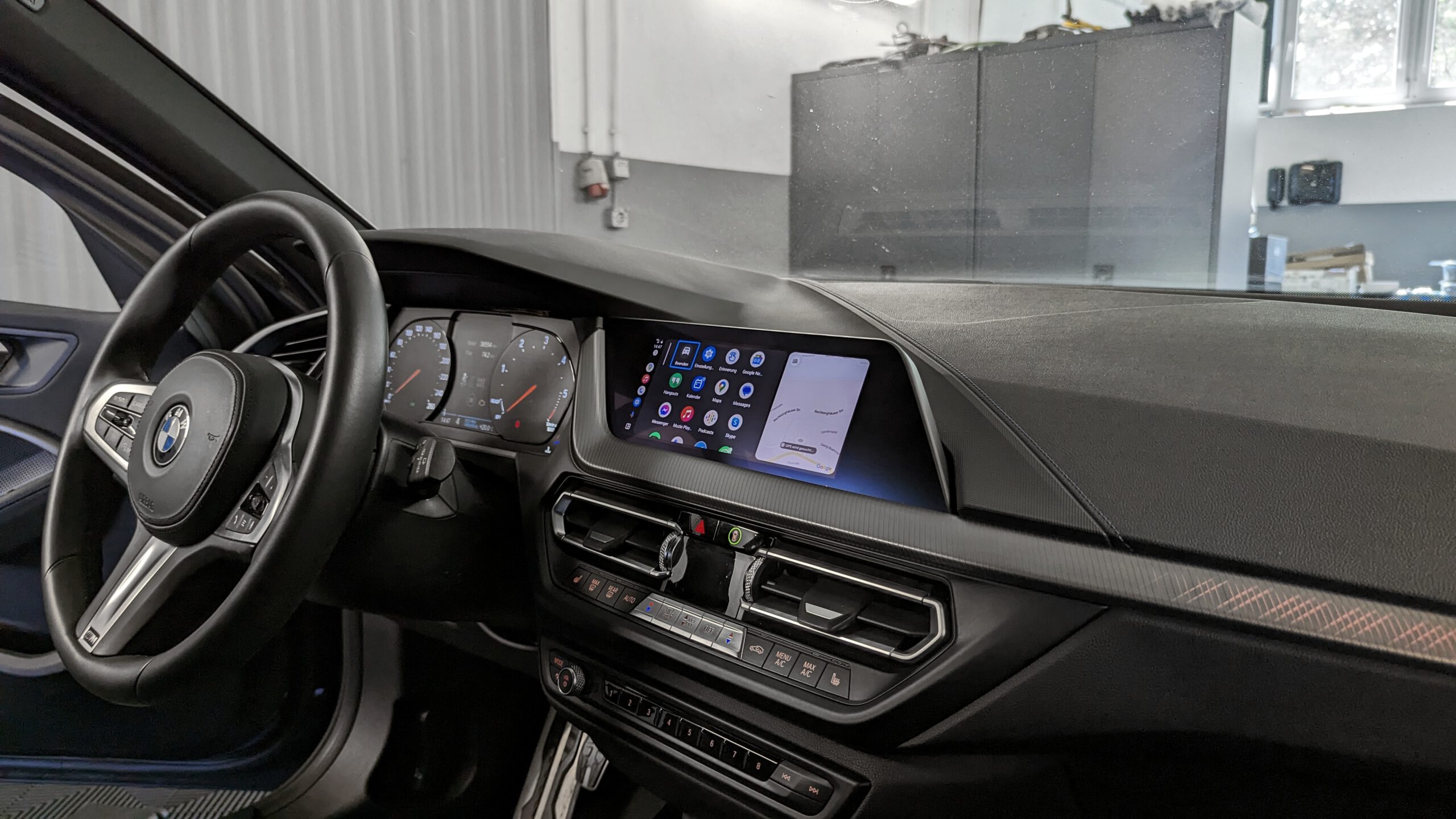 Apple-CarPlay & Android-Auto nachrüsten - BMW 1er F40 - CarHex
