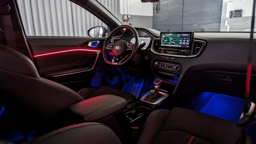 Ambientebeleuchtung für Kia ProCeed inkl. Einbau CarHex