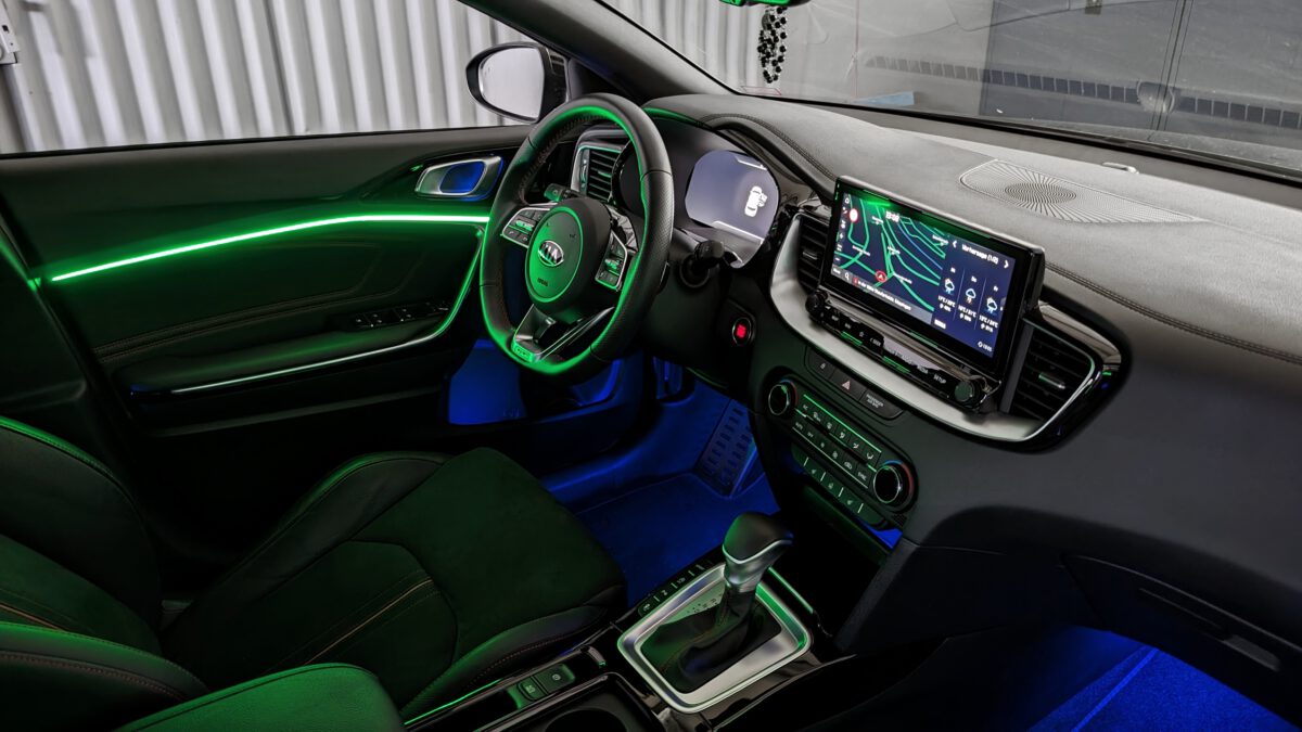kia_ceed_proceed_ambientebeleuchtung_led_xceed_nachrüsten_innenbeleuchtung_6 Ambientebeleuchtung für Kia XCeed inkl. Einbau (Nachrüstung) – Bild 3