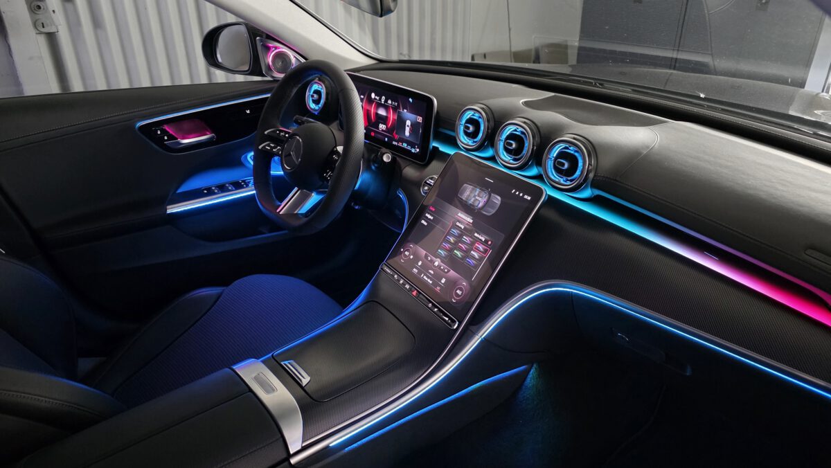 Ambientebeleuchtung für Mercedes C-Klasse W206 Premium Plus inkl. Einbau (Nachrüstung) – Bild 16