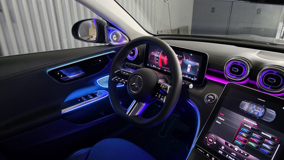 Ambientebeleuchtung für Mercedes C-Klasse W206 Premium Plus inkl. Einbau (Nachrüstung) – Bild 14