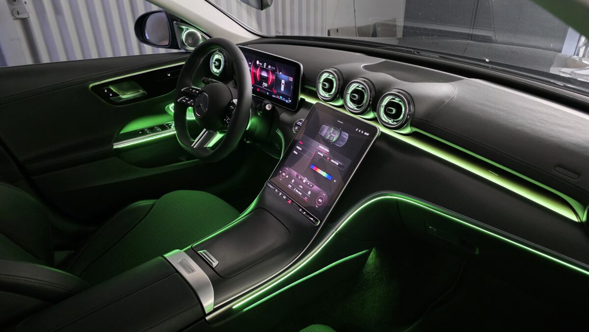 Ambientebeleuchtung für Mercedes C-Klasse W206 Premium Plus inkl. Einbau (Nachrüstung) – Bild 12