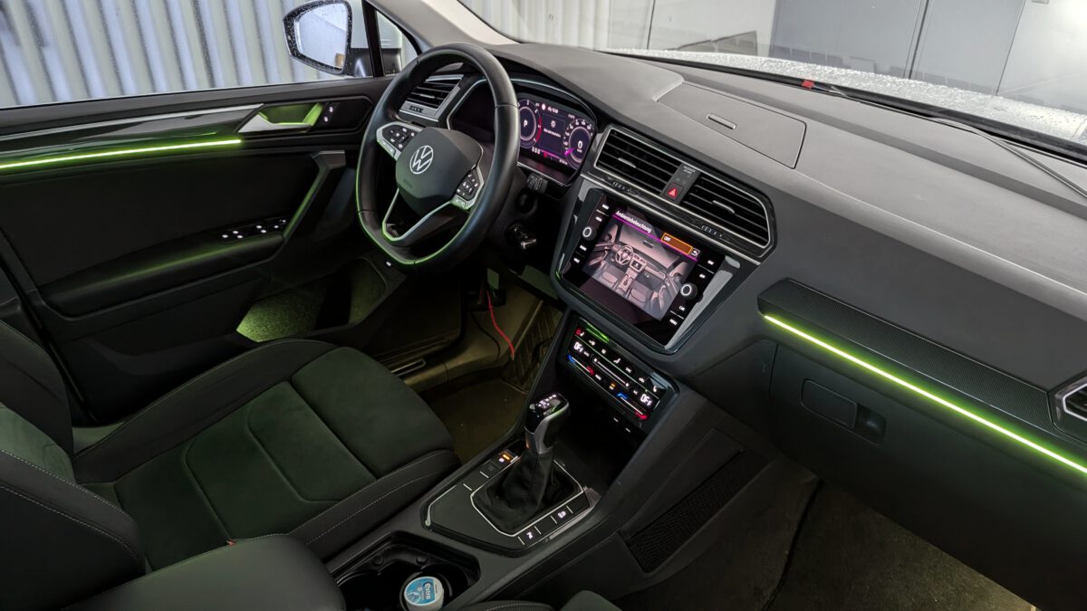 Ambientebeleuchtung für VW Tiguan inkl. Einbau (Nachrüstung) – Bild 5