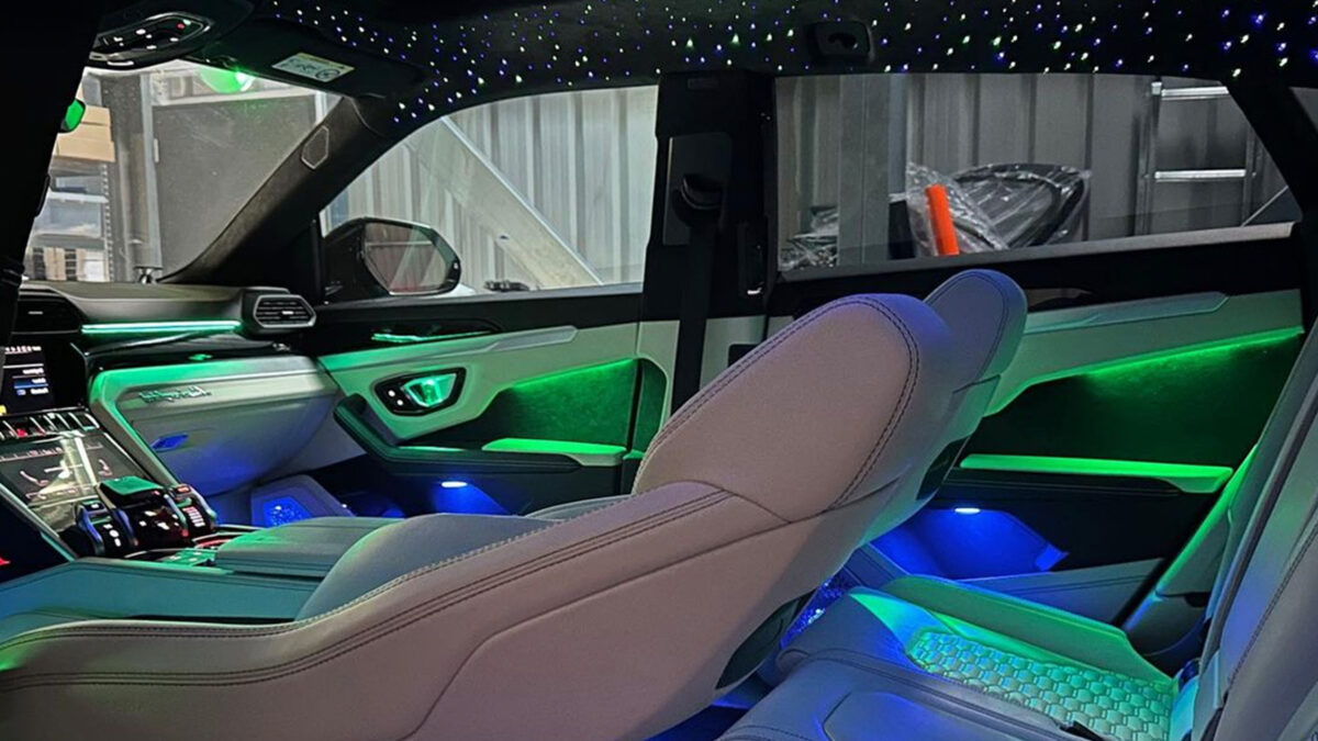 lamborghini_urus_ambientebeleuchtung_nachrüstung_erweiterung_led_innenbeleuchtung_4 Ambientebeleuchtung für Lamborghini Urus inkl. Einbau (Nachrüstung) – Bild 2