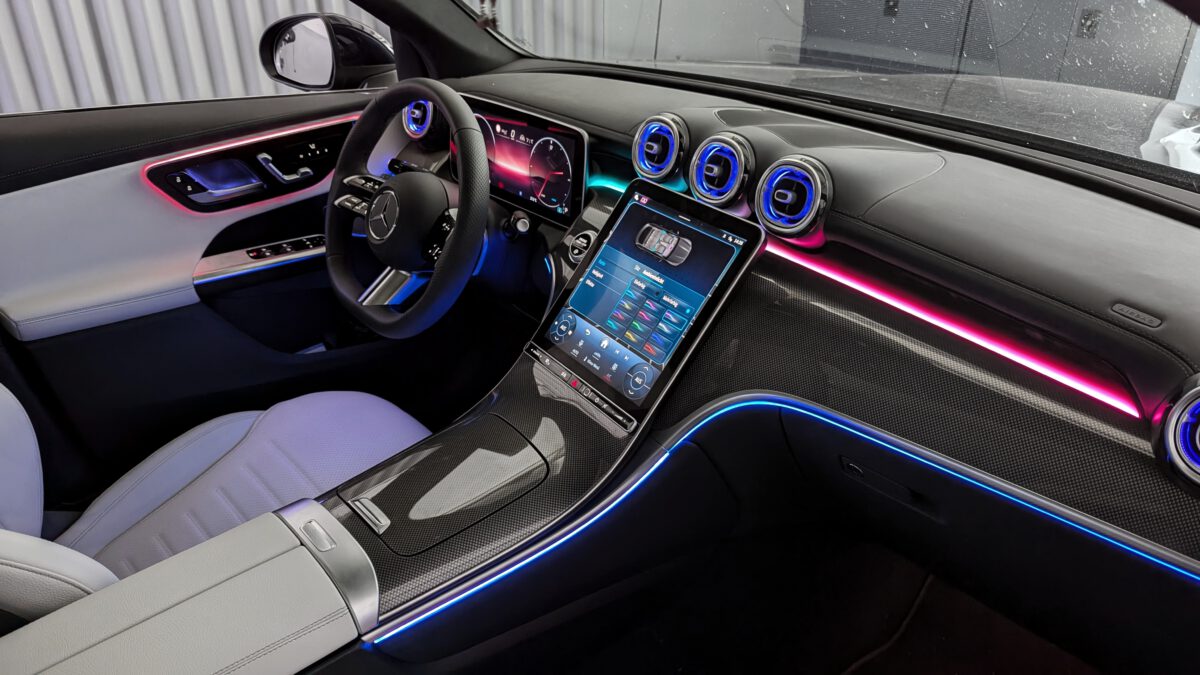 mercedes_glc_x254_cklasse_w206_ambientebeleuchtung_premium_plus_nachrüstung_led_2 Luftdüsen-Beleuchtung für Mercedes GLC X254 inkl. Einbau (Nachrüstung) – Bild 4
