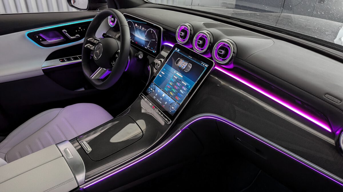 mercedes_glc_x254_cklasse_w206_ambientebeleuchtung_premium_plus_nachrüstung_led_3 Luftdüsen-Beleuchtung für Mercedes GLC X254 inkl. Einbau (Nachrüstung) – Bild 9