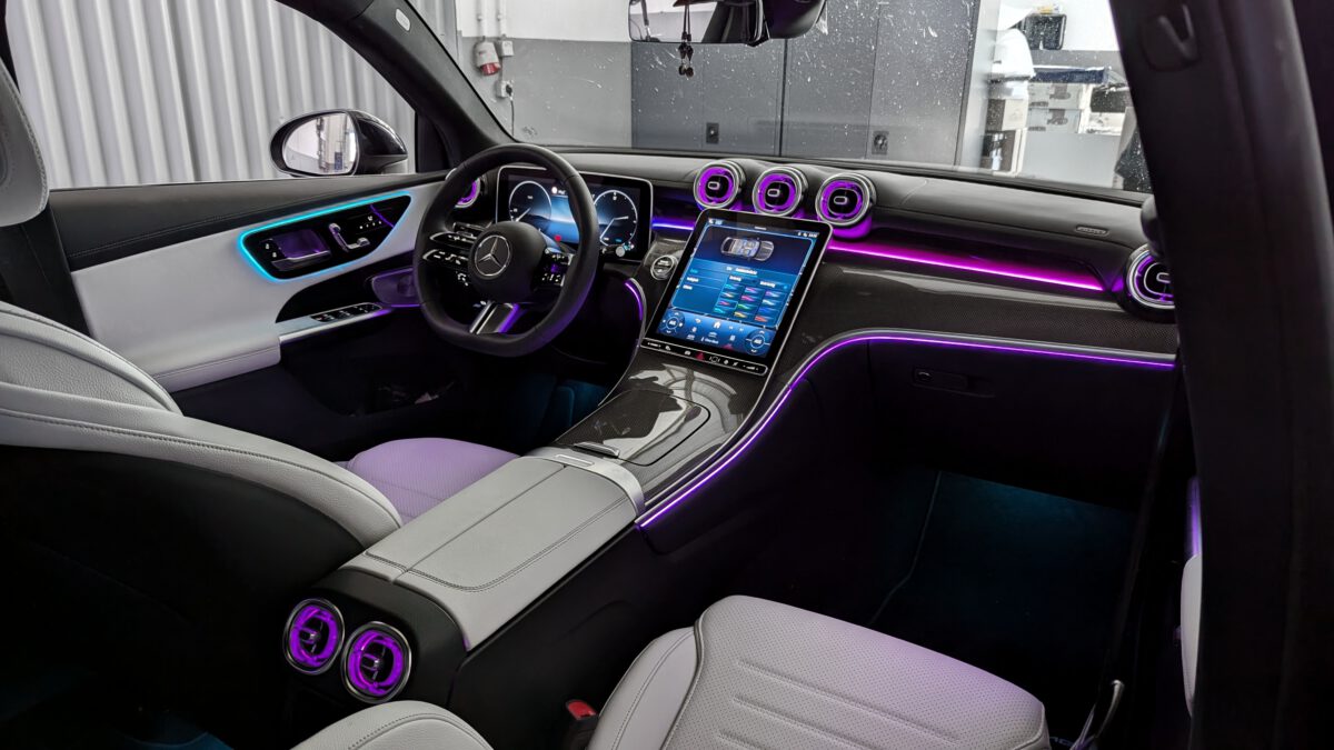 mercedes_glc_x254_cklasse_w206_ambientebeleuchtung_premium_plus_nachrüstung_led_4 Luftdüsen-Beleuchtung für Mercedes GLC X254 inkl. Einbau (Nachrüstung) – Bild 2