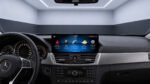 Android-Navigation auf dem Display im Mercedes E-Klasse C207 A207