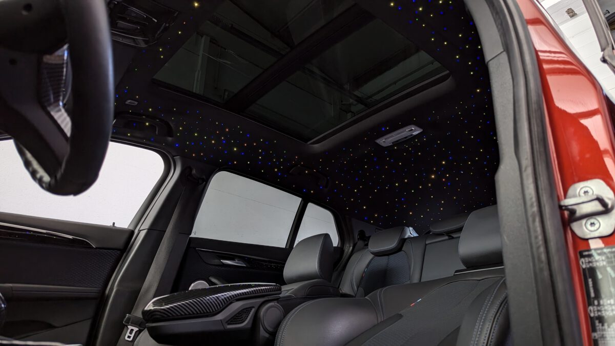 bmw_x1_f48_x2_f39_sternenhimmel_funkel_dach_innenbeleuchtung_einbau_nachrüsten_1_ Sternenhimmel LED für BMW X1 F48 inkl. Einbau (Nachrüstung) – Bild 4