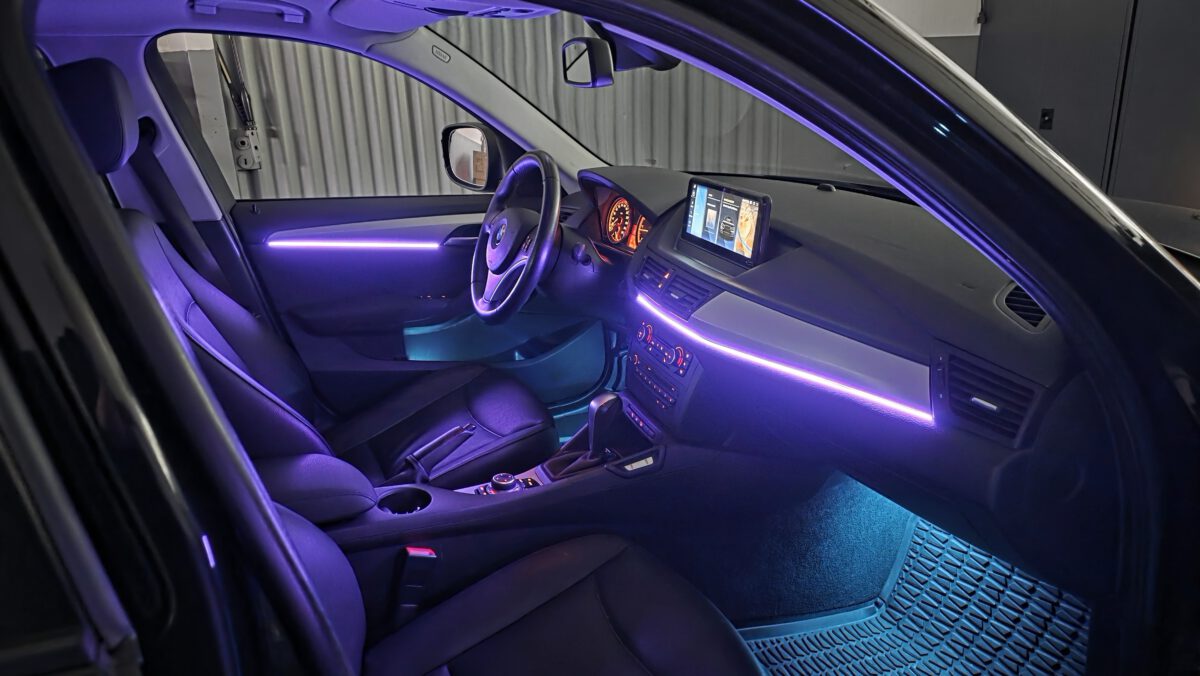 Ambientebeleuchtung für BMW X1 E84 inkl. Einbau (Nachrüstung) – Bild 3