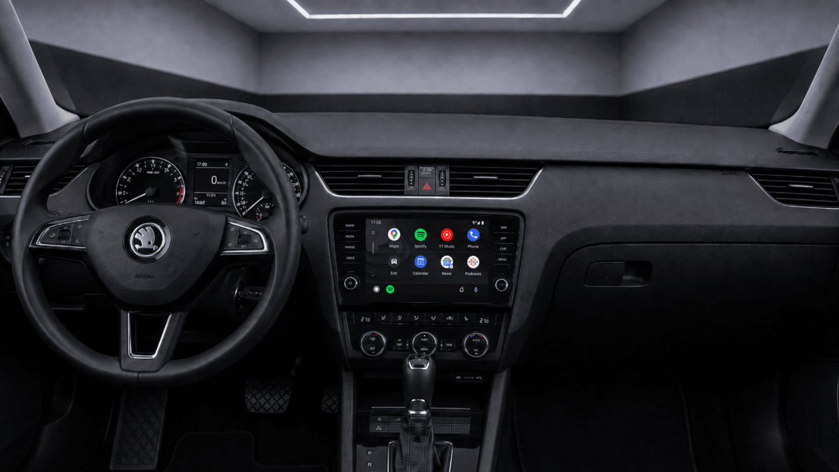 Android Auto App-Menü auf dem Infotainment-Display im Skoda Octavia III 5E
