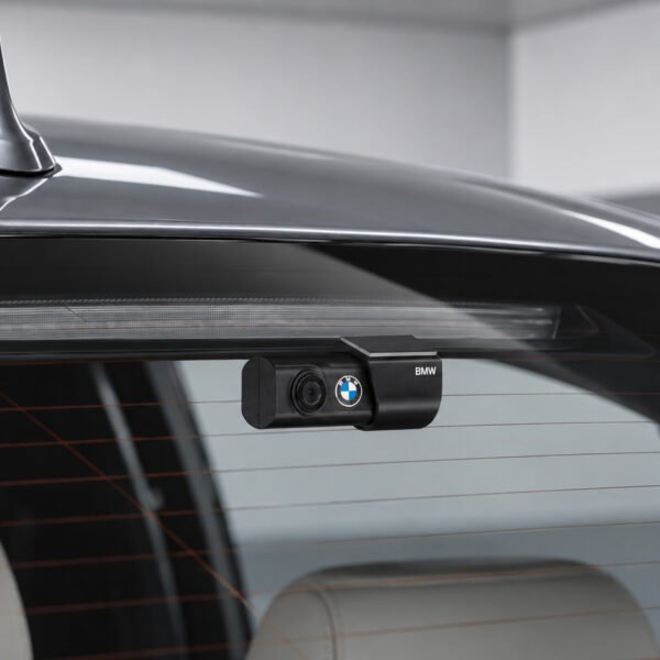 BMW Advanced Car Eye 3.0 Pro Heckkamera an der Heckscheibe installiert