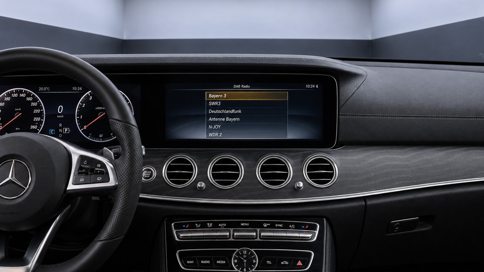 Mercedes-Benz mit aktiver DAB+ Radio Nachrüstung von CarHex