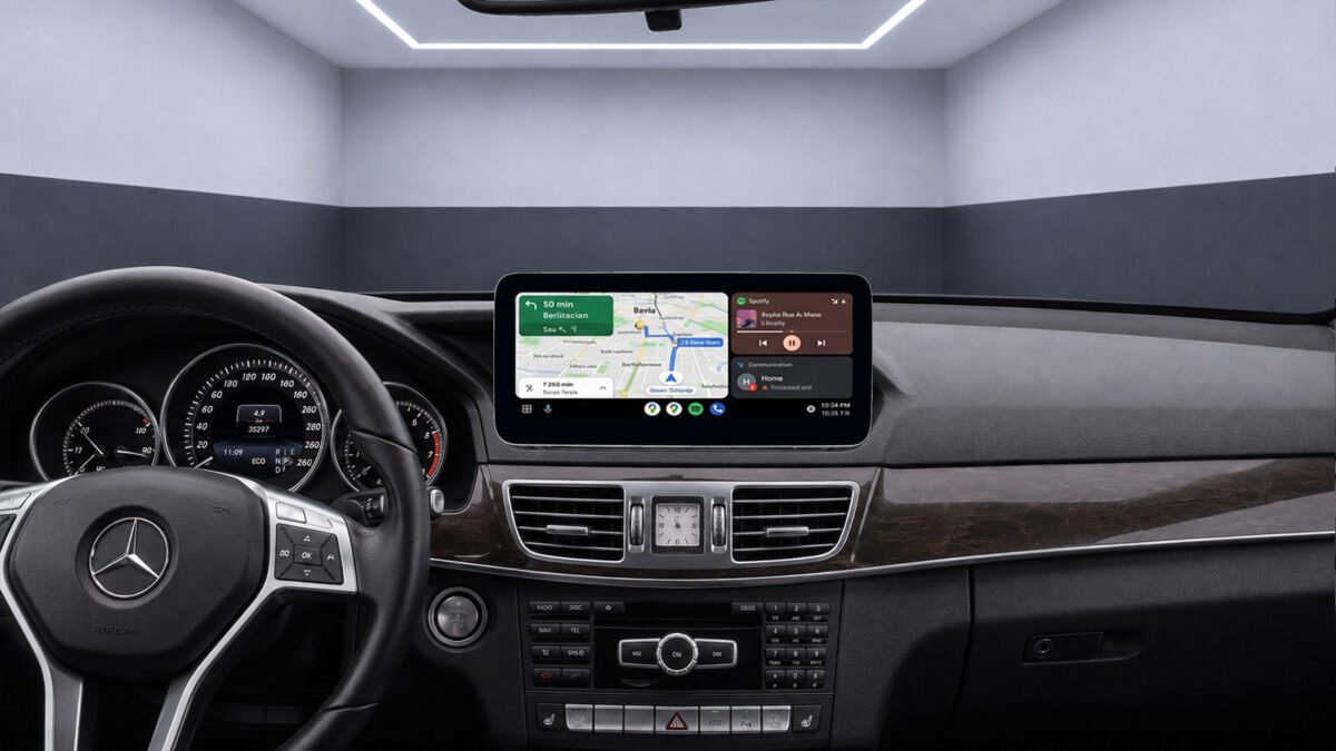 Navigation auf dem Nachrüstdisplay im Mercedes E-Klasse W212 S212